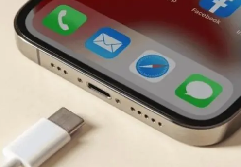 佛冈苹果15维修分享iPhone15改USB-C接口后能和安卓用户互借充电器吗 